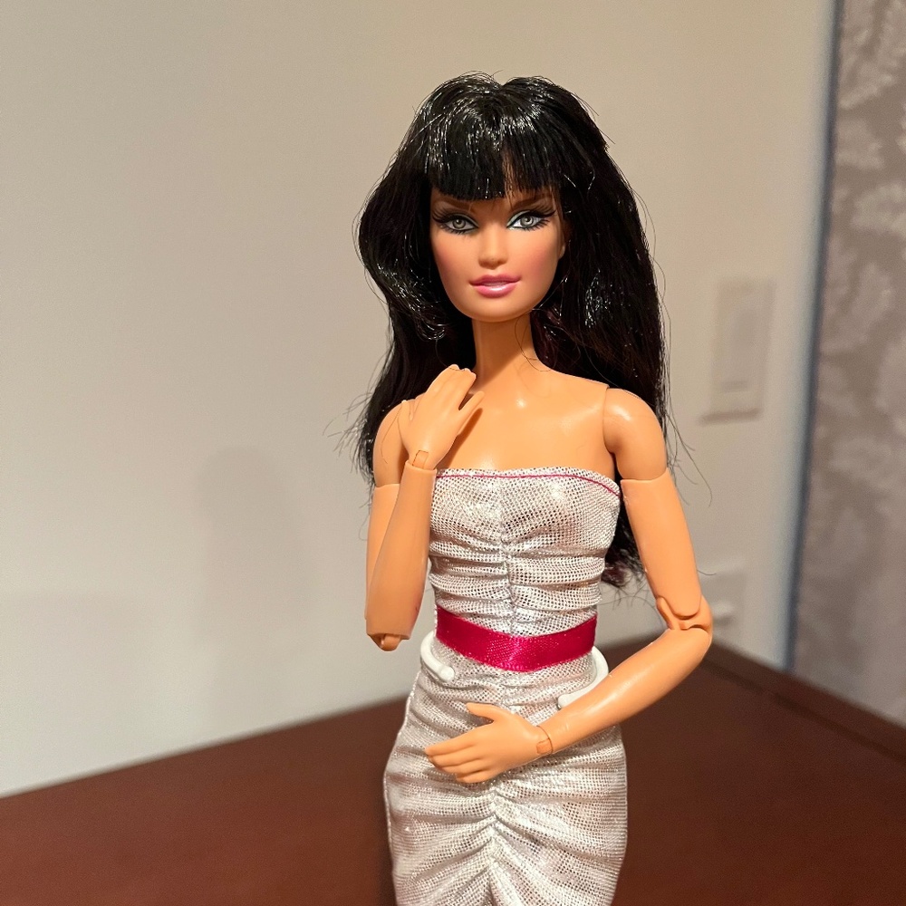 Barbie Doll HTF 2008 Top Model Hair Wear Teresa, Mattel - Picture 8 of 10